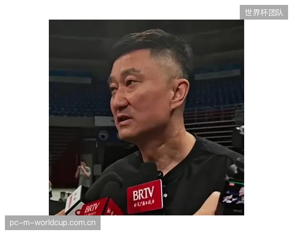 广东队提前出局暴露阵容换血阵痛，杜锋指导需在休赛期解决年轻后卫线经验不足的问题。