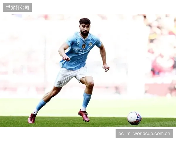 后防领袖纪律严明，格瓦迪奥尔在俱乐部和国家队均保持极低吃牌率，是后防线最稳定的保障。